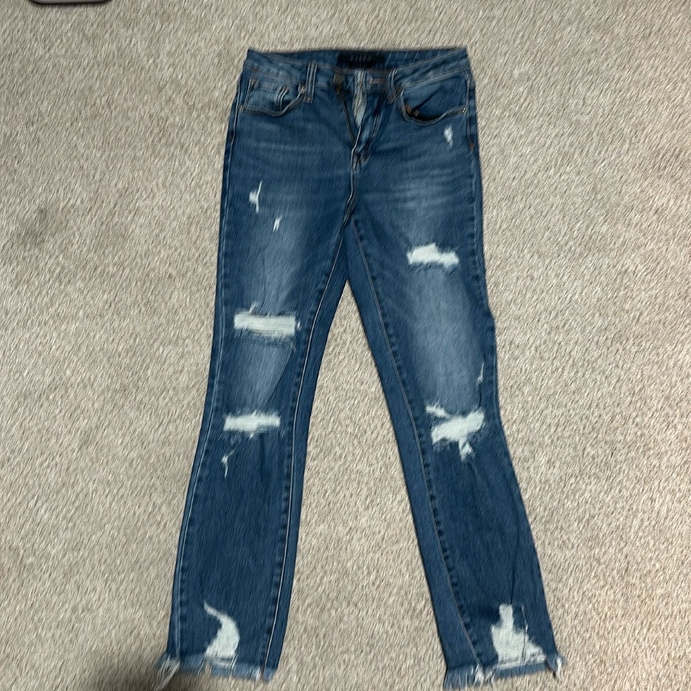 Destructed straight leg jean
